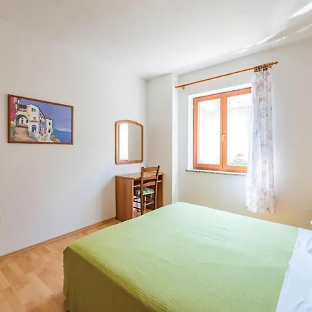 Apartment 1 Bedroom Beautiful In Rabac