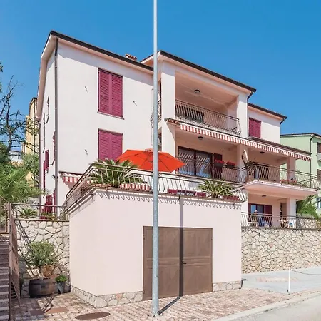 Gorgeous In With Kitchen Apartment *