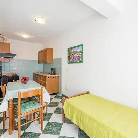 Gorgeous In With Kitchen * Rabac