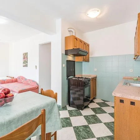 Apartment Gorgeous In With Kitchen